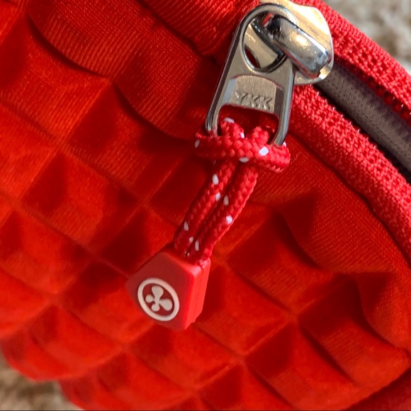 NABI red padded zipper Case - Picture 4 of 6